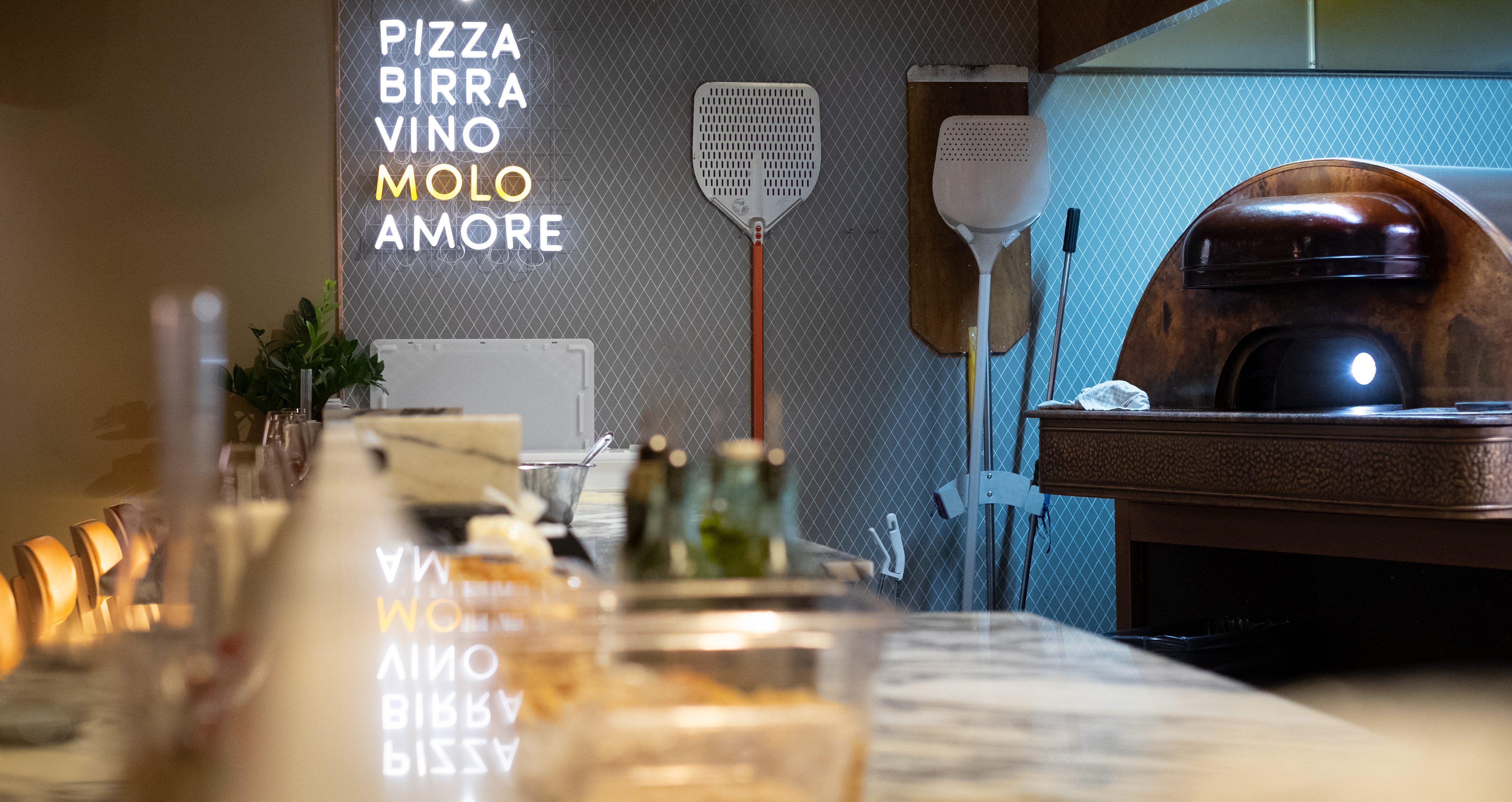 Bakstation för pizza på restaurang Il Molo - Lerch snickeri & inredningar